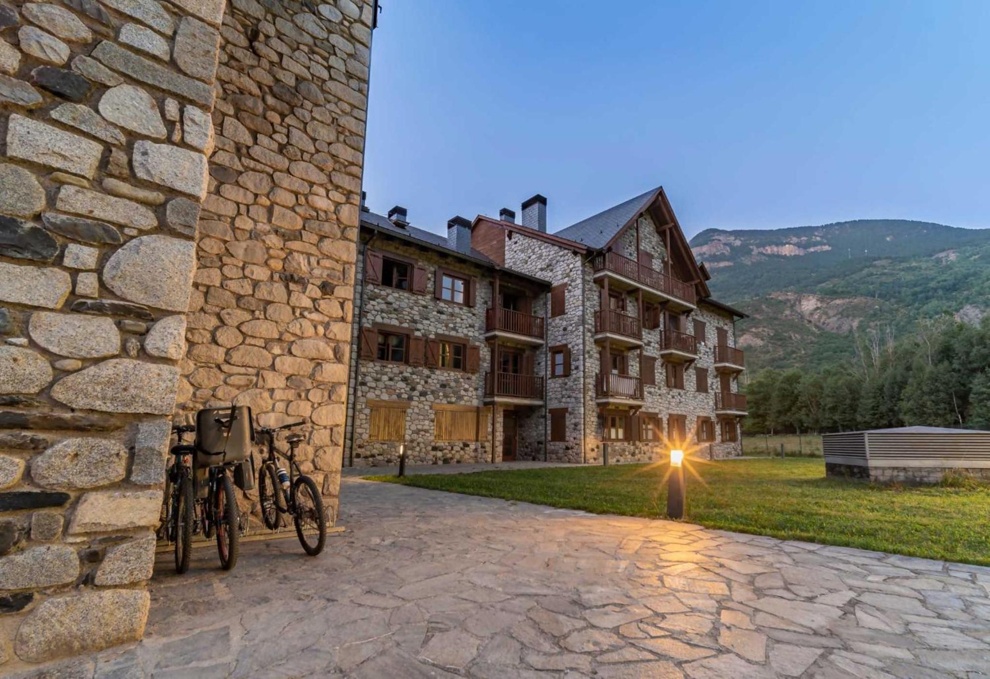 Ferienwohnung Loira Casa Sanchines Duplex De Lujo En Benasque Exterior foto