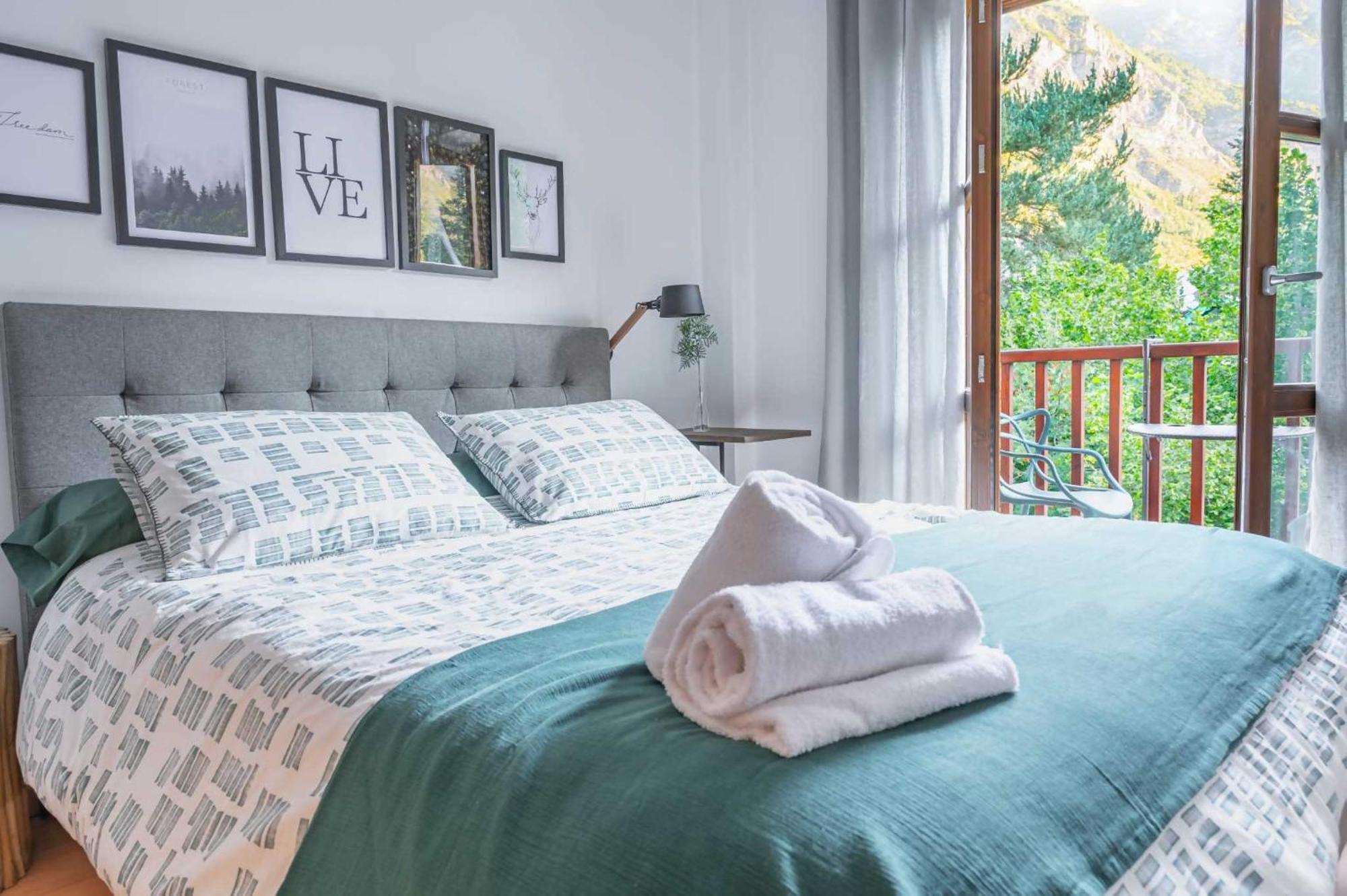 Ferienwohnung Loira Casa Sanchines Duplex De Lujo En Benasque Exterior foto