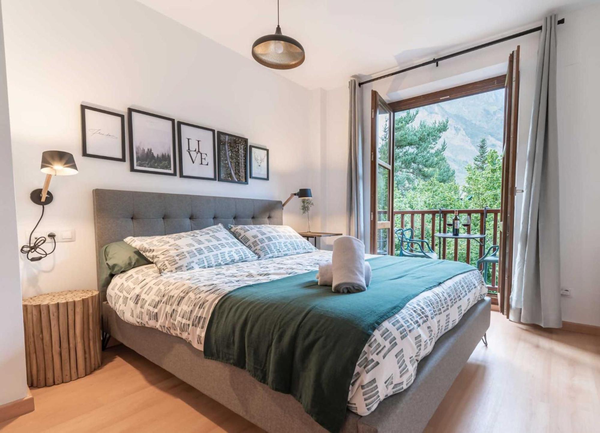 Ferienwohnung Loira Casa Sanchines Duplex De Lujo En Benasque Exterior foto