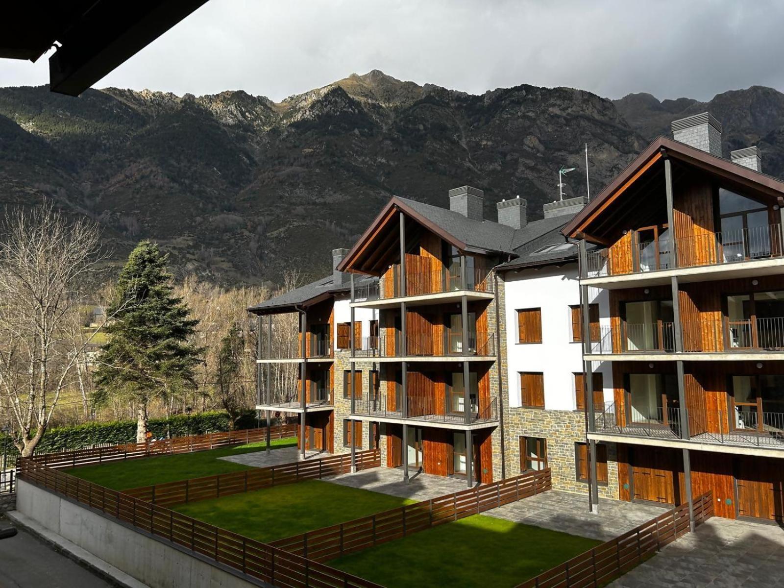 Ferienwohnung Loira Casa Sanchines Duplex De Lujo En Benasque Exterior foto
